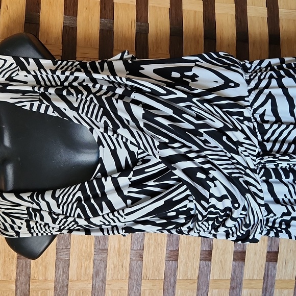 Calvin Klein Patterned Women's Jumpsuit - Picture 2 of 8